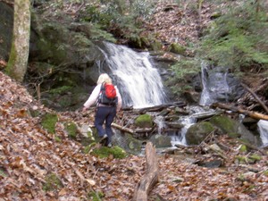 Dana next to a cascade, still on the way to the upper falls