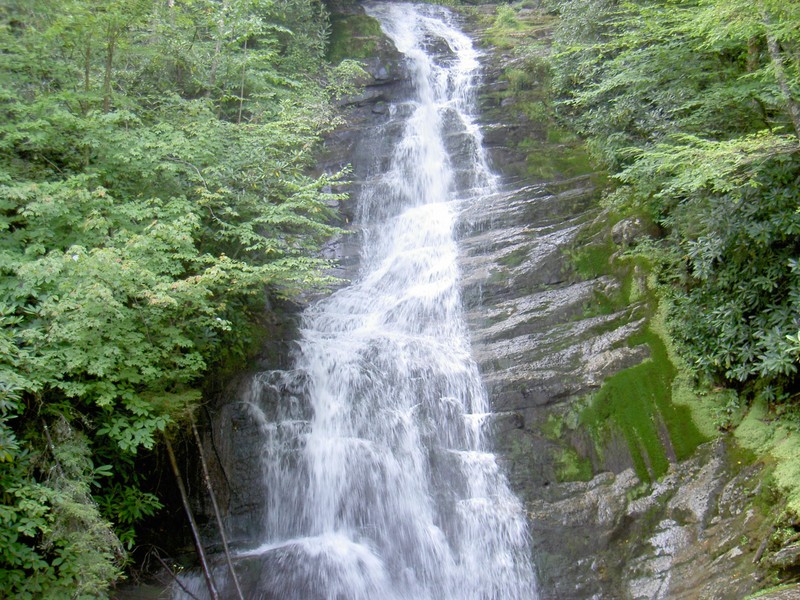 Finally there! Nice wind and mist coming off the falls for a warm day.