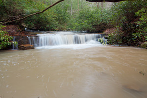 Small falls a short distance upstream from Laurel Run Falls