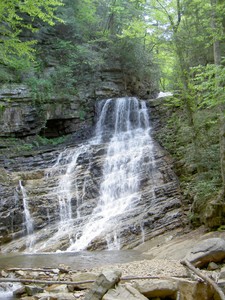 The falls, full view.