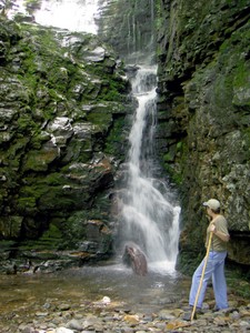 Some perspective on the upper falls.